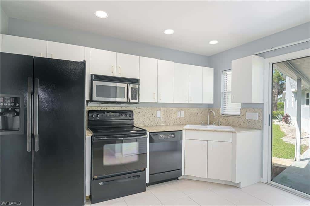 260 8th St, Naples, photo 31