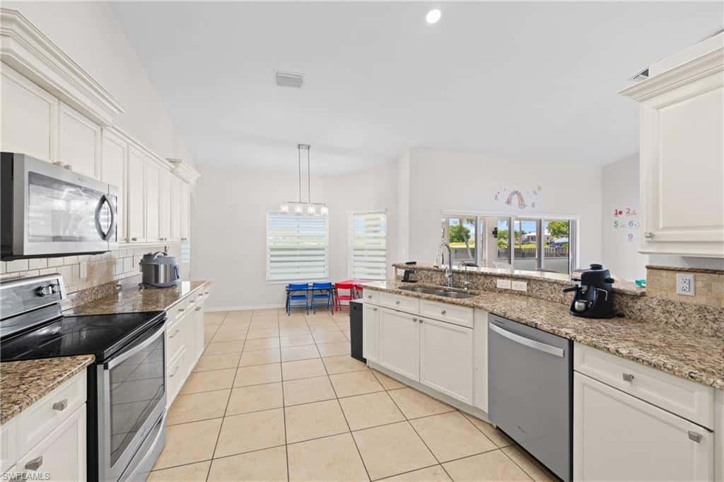 1834 7th Pl, Cape Coral, photo 10