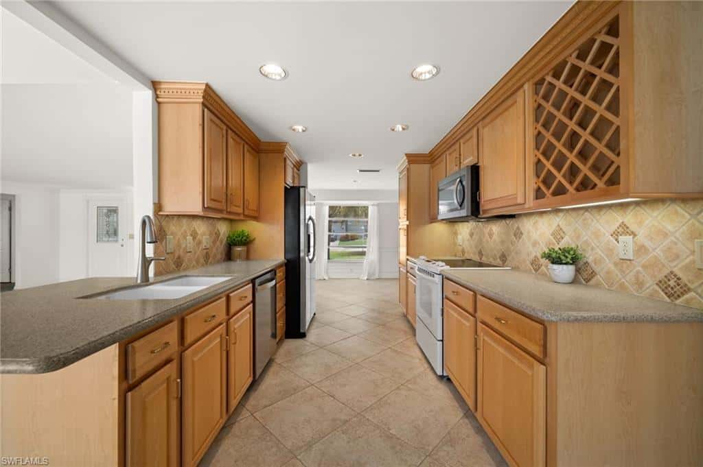 4102 1st Pl, Cape Coral, photo 17