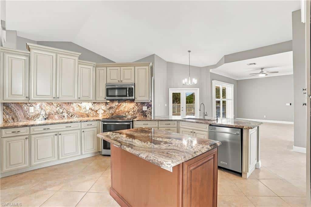 12070 Fairway Isles Dr, Fort Myers, photo 12