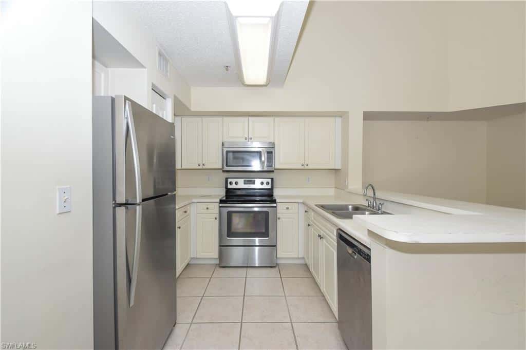 1275 Wildwood Lakes Blvd #303, Naples, photo 11