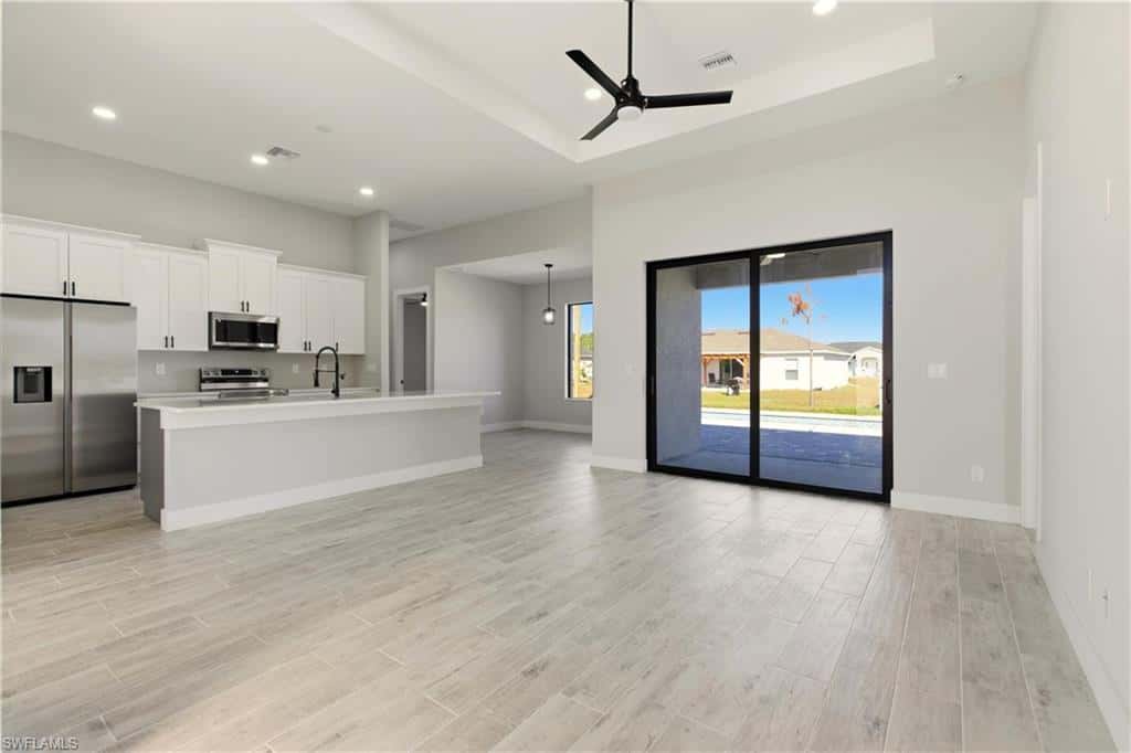 131 Kismet Pkwy, Cape Coral, photo 4