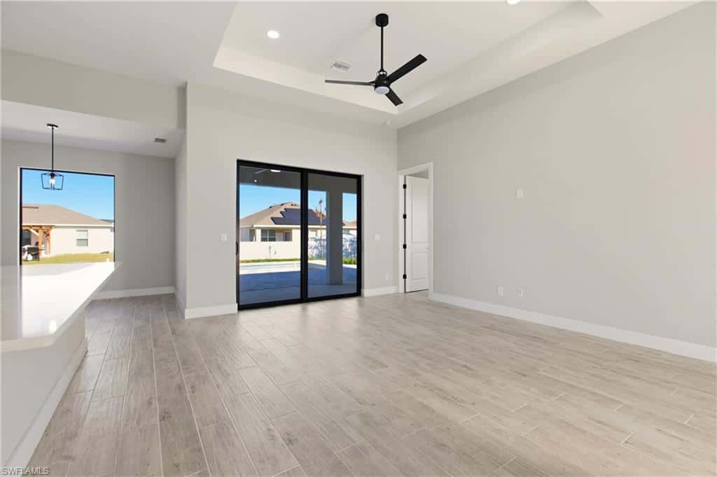 131 Kismet Pkwy, Cape Coral, photo 8