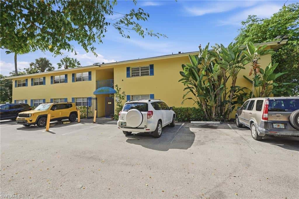 4290 Gulfstream Dr #5, Naples, photo 22
