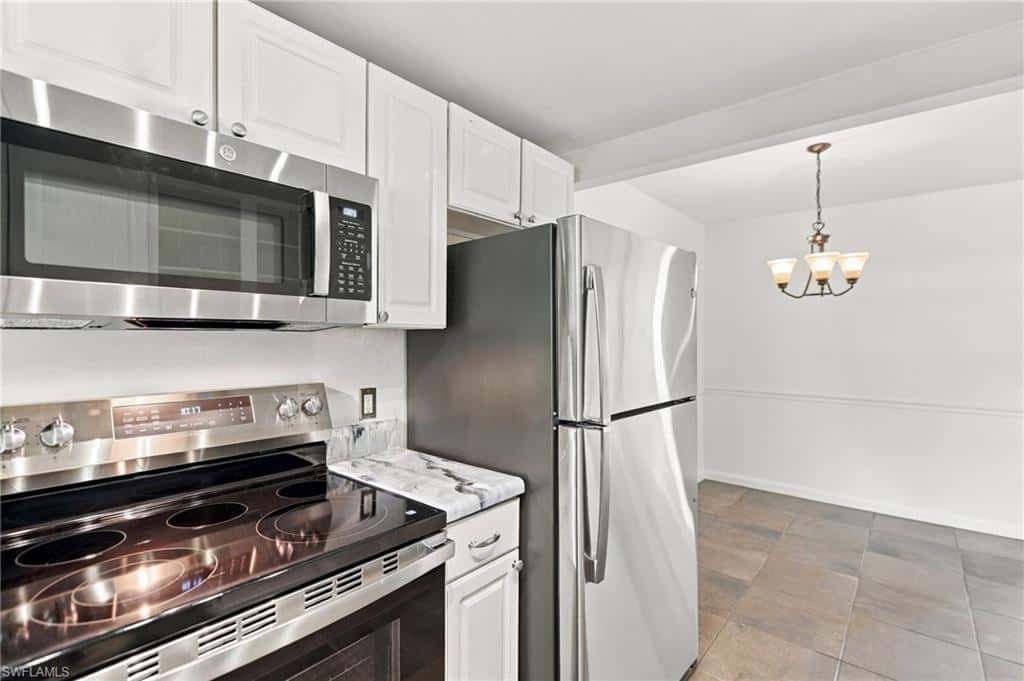 4290 Gulfstream Dr #5, Naples, photo 5