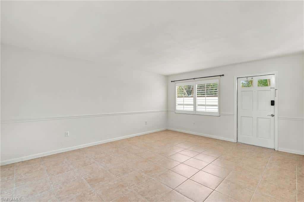 4290 Gulfstream Dr #5, Naples, photo 9
