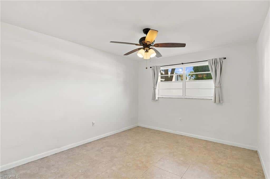 4290 Gulfstream Dr #5, Naples, photo 14