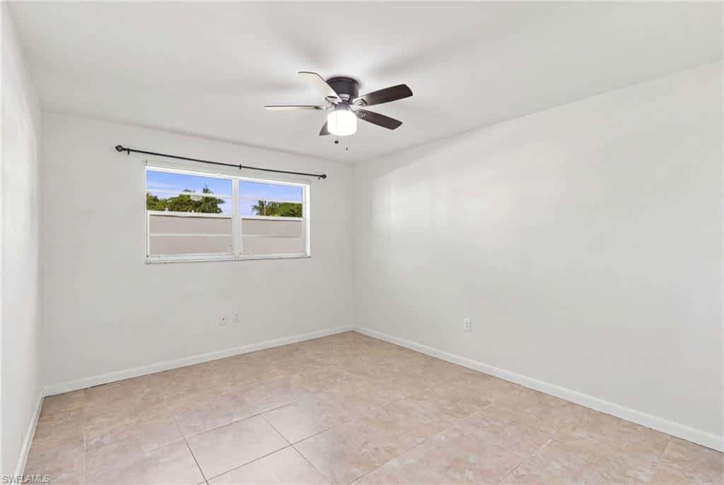 4290 Gulfstream Dr #5, Naples, photo 18