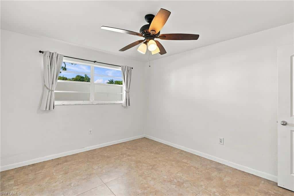 4290 Gulfstream Dr #5, Naples, photo 15