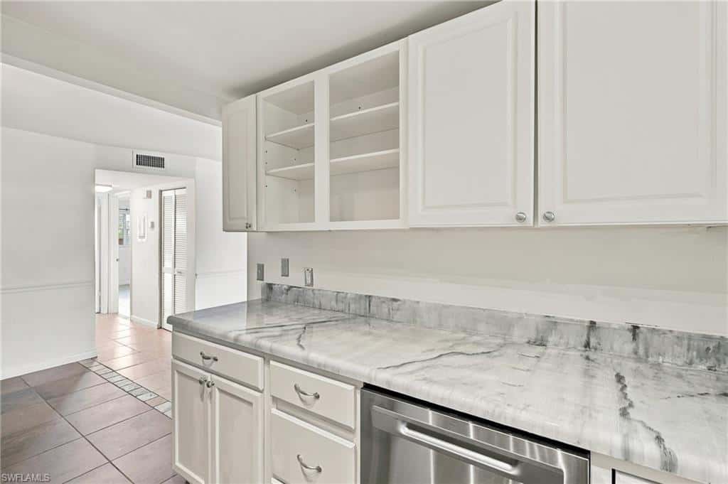 4290 Gulfstream Dr #5, Naples, photo 4