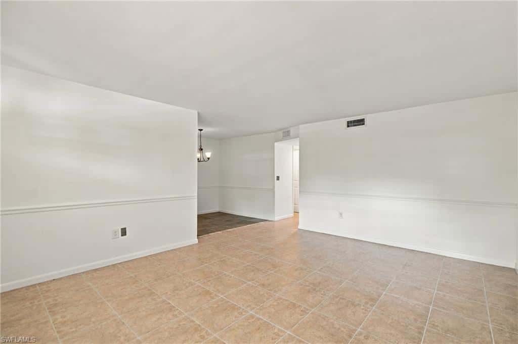4290 Gulfstream Dr #5, Naples, photo 8