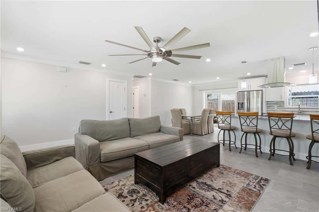 345 Donora Blvd, Fort Myers Beach, photo 4