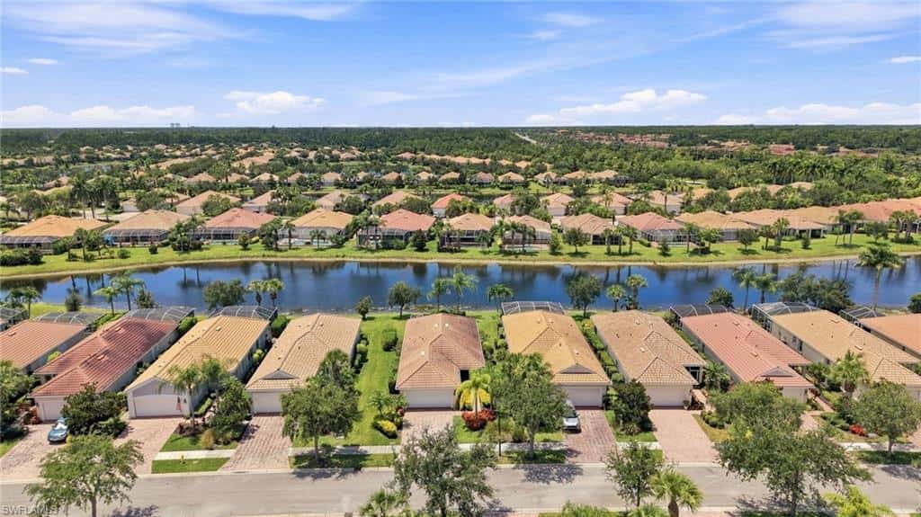 8732 Querce Ct, Naples, photo 30