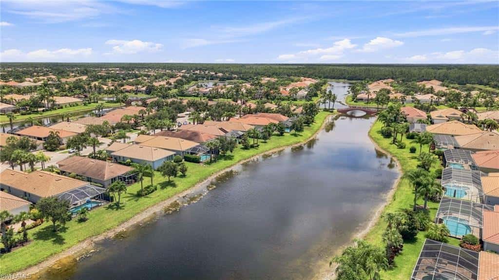 8732 Querce Ct, Naples, photo 29