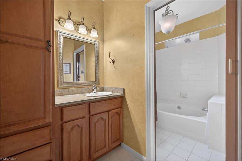 290 Emerald Bay Cir #l7, Naples, photo 11