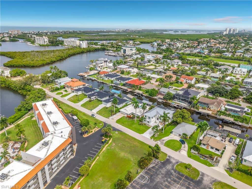 225 3rd St, Bonita Springs, photo 39