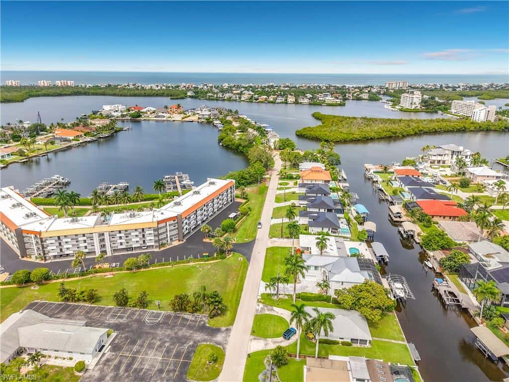 225 3rd St, Bonita Springs, photo 4