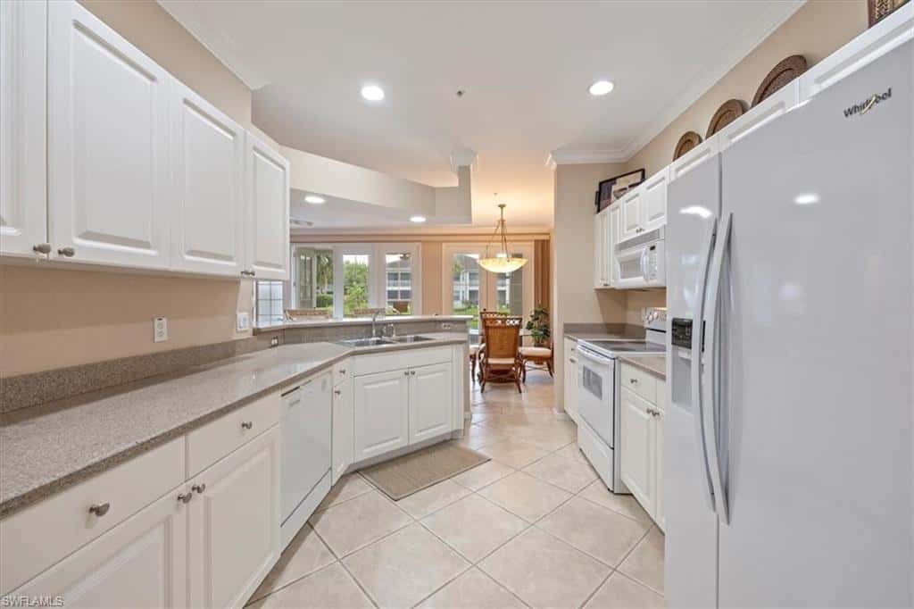 5060 Yacht Harbor Cir #102, Naples, photo 10