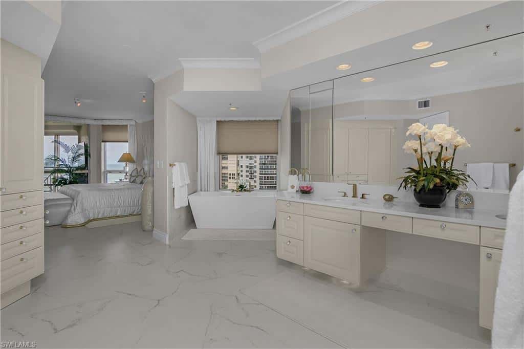 4021 Gulf Shore Blvd #903, Naples, photo 8