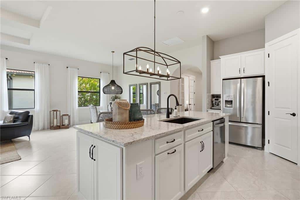8877 Horned Lark Dr, Naples, photo 12