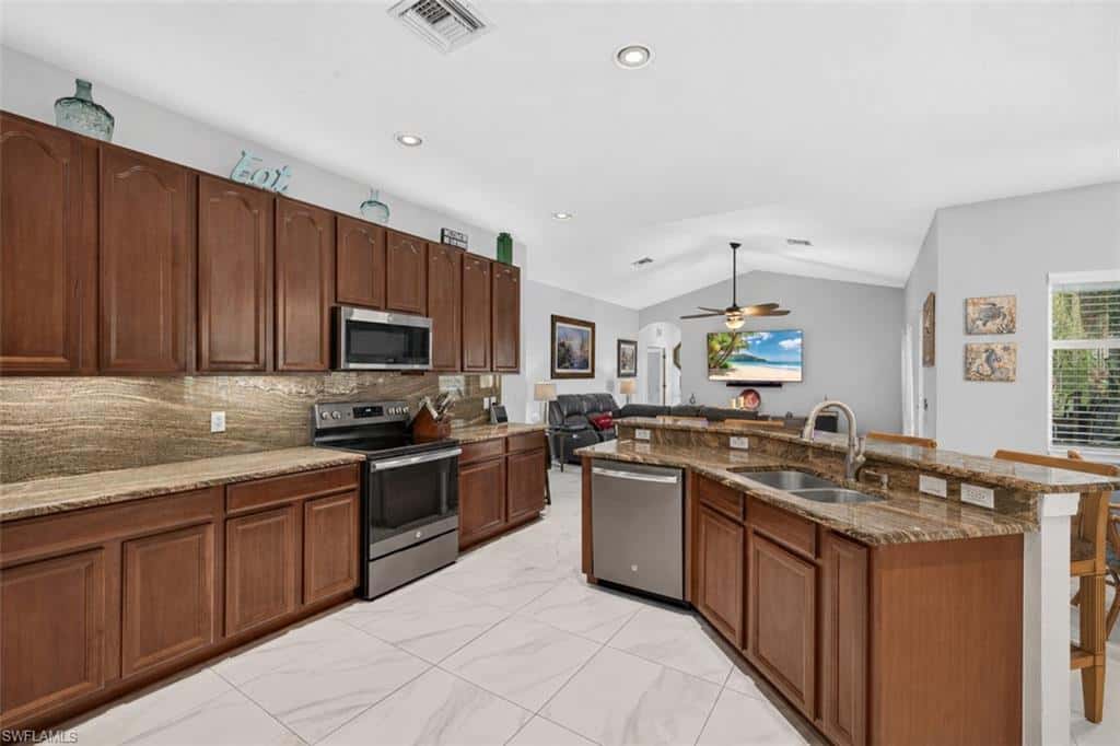 10650 Sir Michaels Place Dr, Bonita Springs, photo 8