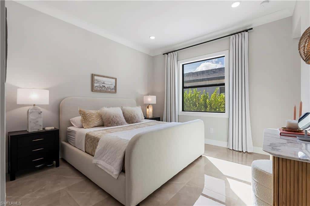 240 Allamanda Way, Naples, photo 17
