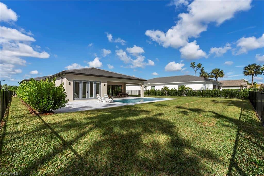240 Allamanda Way, Naples, photo 24