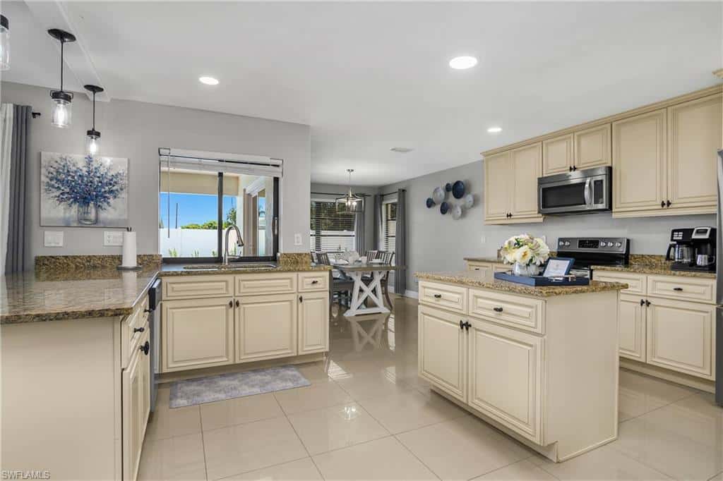 828 51st Ter, Cape Coral, photo 17