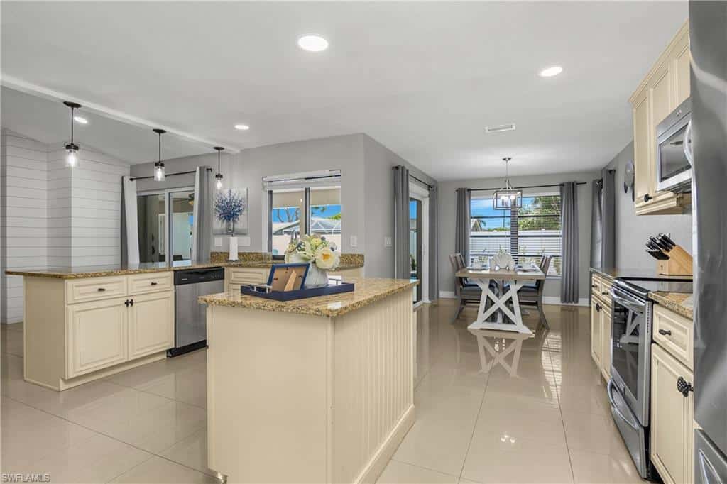 828 51st Ter, Cape Coral, photo 18