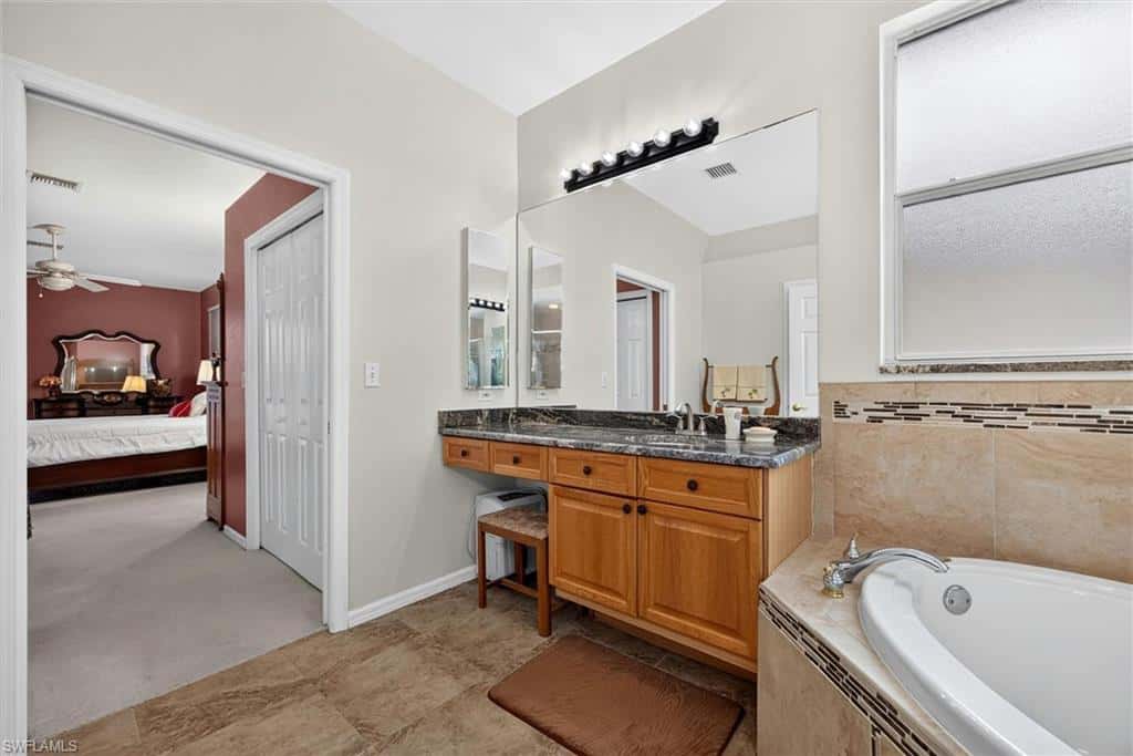 11237 Lakeland Cir, Fort Myers, photo 17