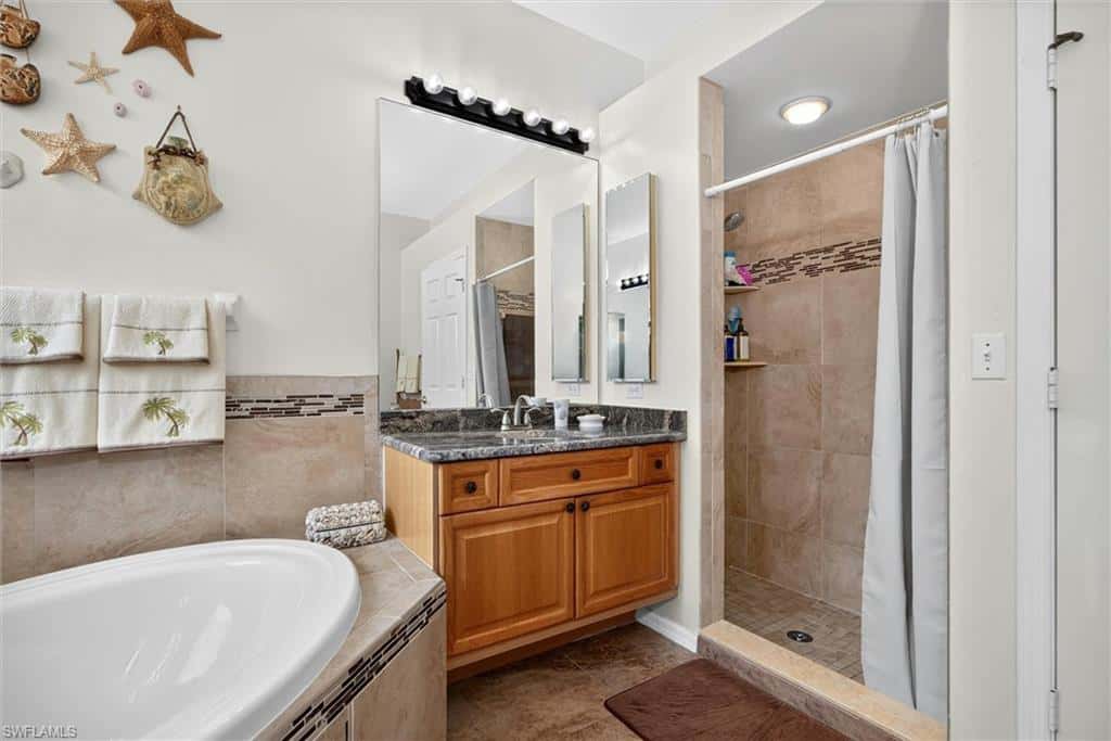 11237 Lakeland Cir, Fort Myers, photo 16