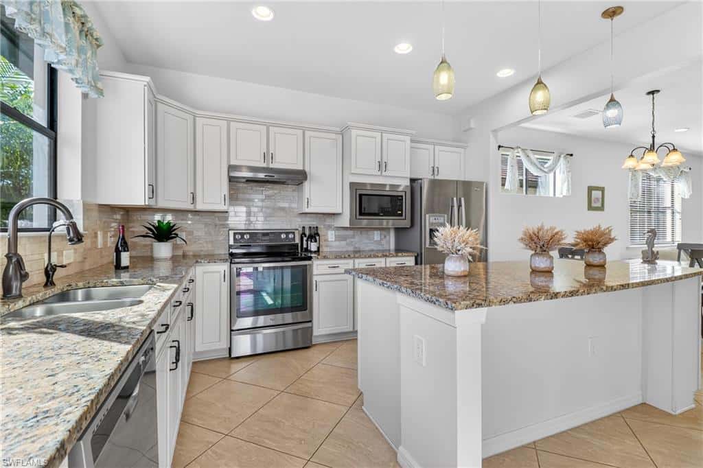 20281 Corkscrew Shores Blvd, Estero, photo 5
