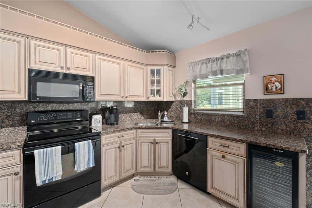 22614 Fountain Lakes Blvd, Estero, photo 4