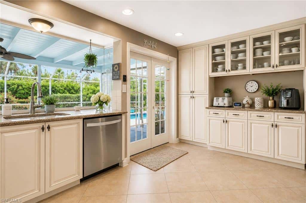 1352 Oaklawn Ct, Fort Myers, photo 6