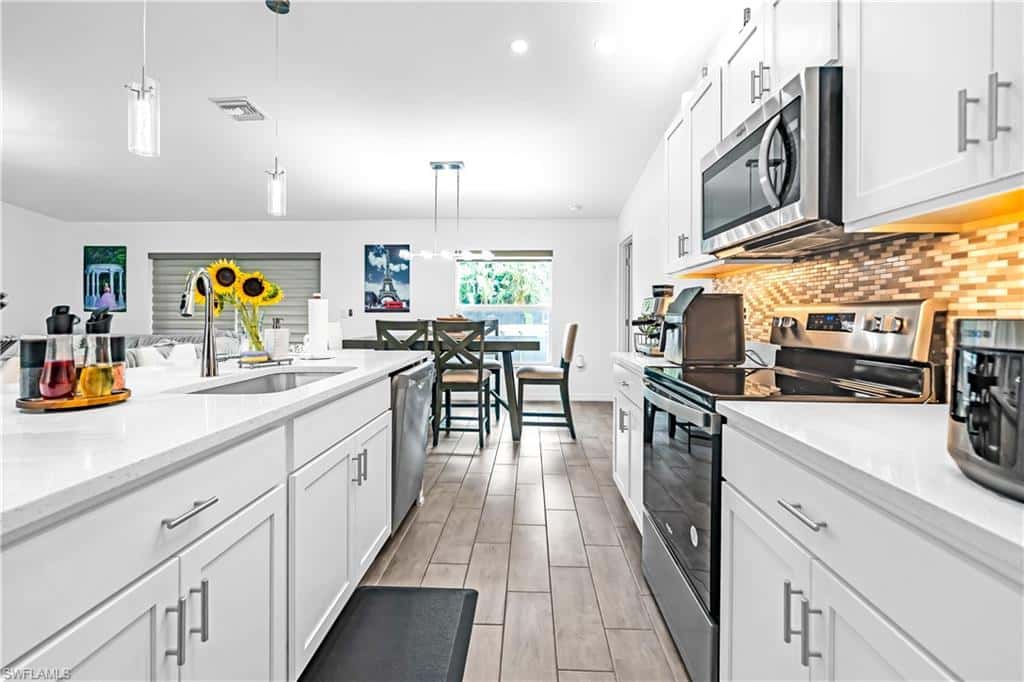 1307 13th Ter, Cape Coral, photo 17