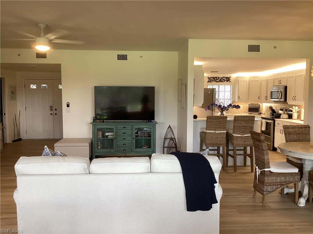 782 Eagle Creek Dr #202, Naples, photo 6
