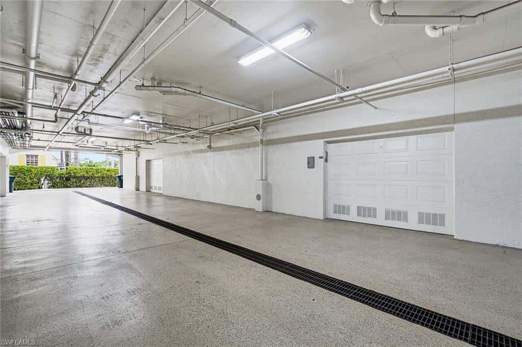 705 10th St #202, Naples, photo 19
