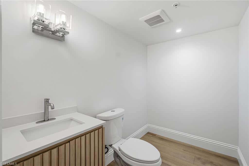 705 10th St #202, Naples, photo 21