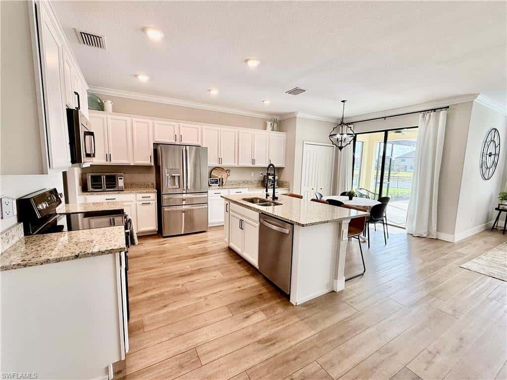 3302 Pasadena Ct, Fort Myers, photo 5