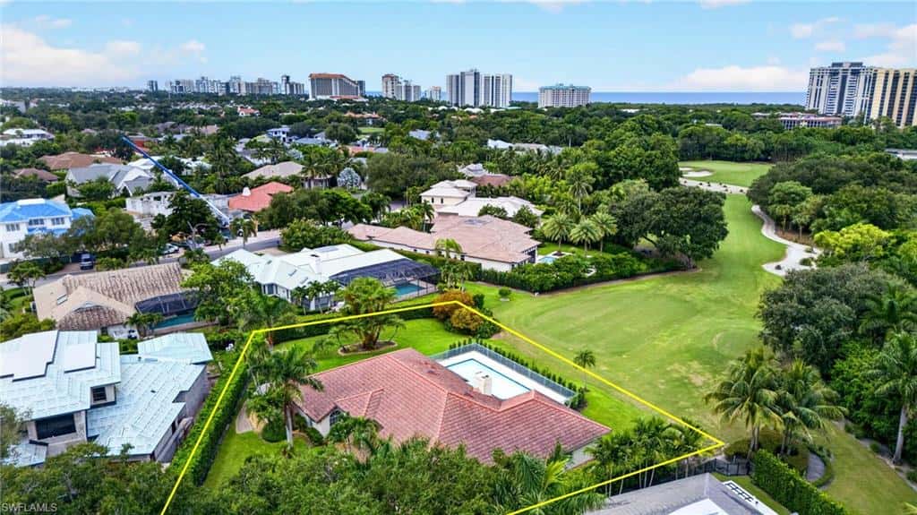 700 Hollybriar Ln, Naples, photo 6