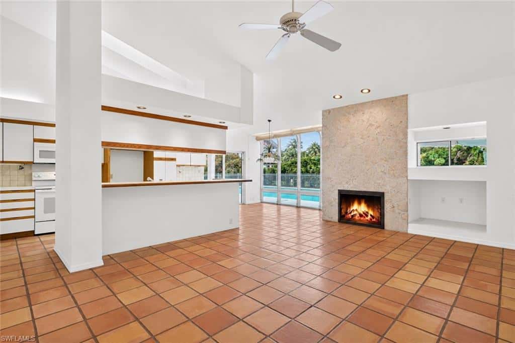 700 Hollybriar Ln, Naples, photo 17