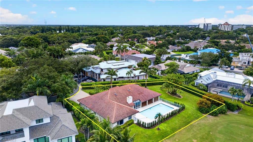 700 Hollybriar Ln, Naples, photo 5