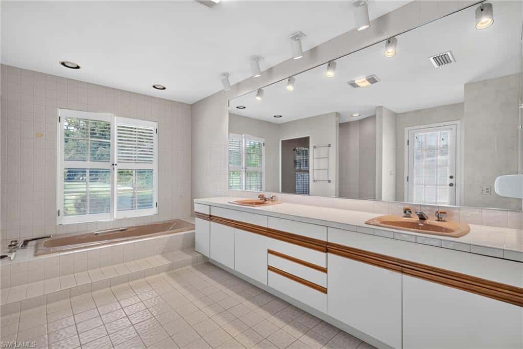 700 Hollybriar Ln, Naples, photo 24
