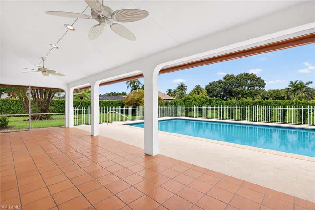 700 Hollybriar Ln, Naples, photo 10