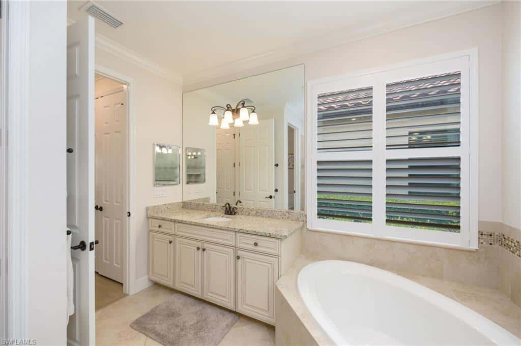 28062 Edenderry Ct, Bonita Springs, photo 19