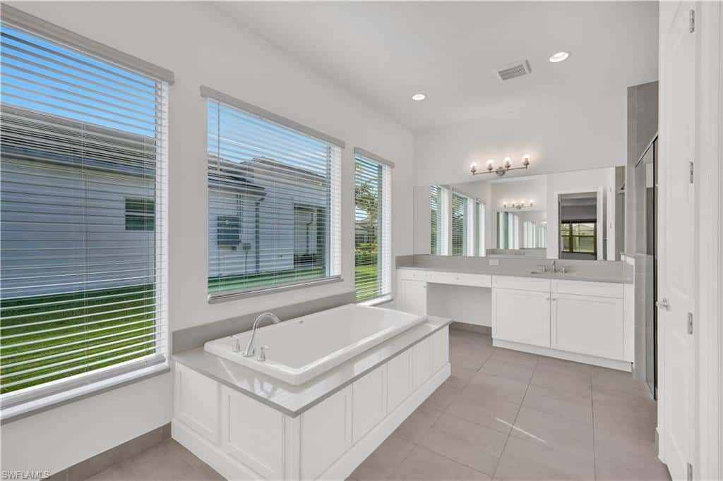 12261 Windamere Trl, Naples, photo 13