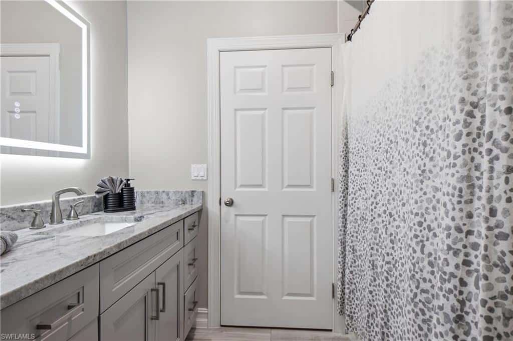 219 12th Ln, Cape Coral, photo 31