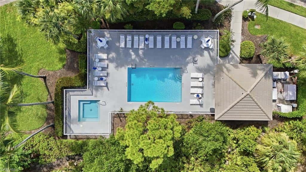 710 Tarpon Cove Dr #203, Naples, photo 4