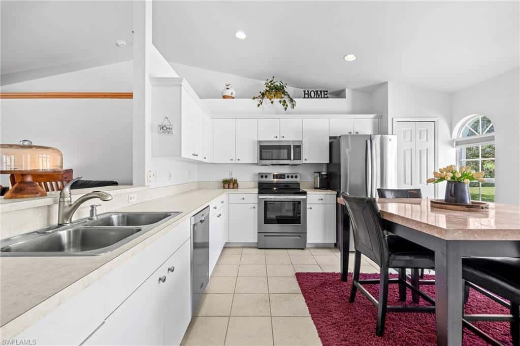 570 22nd St, Naples, photo 5
