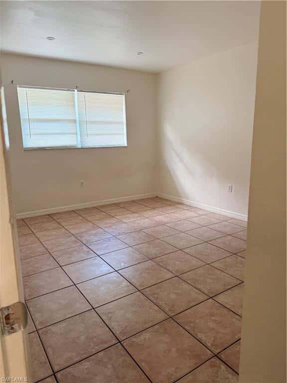 4290 Gulfstream Dr #12, Naples, photo 5